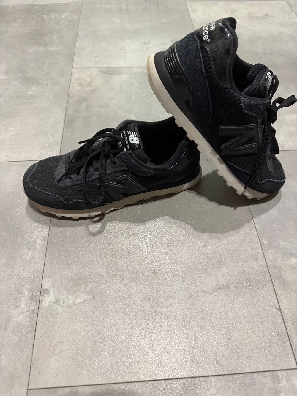 New Balance Black Classic Sneakers